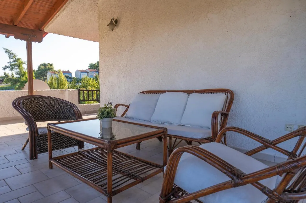 Villa Vila Georgia Siviri